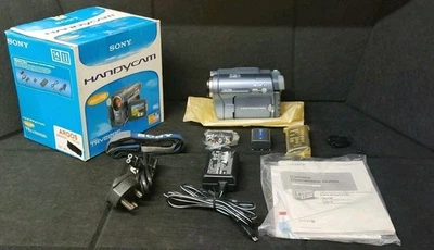 Sony CCD-TRV228E Hi8 Tape Digital Video Camera HANDYCAM BOXED TESTED  - Image 1 of 4