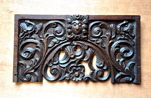 A delightful, decoratively carved 17th century oak panel section. - Picture 1 of 6