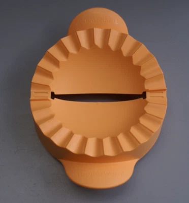 TUPPERWARE Ravioli Former groß Küchenhelfer orange 19 cm NEU - Bild 1 von 4