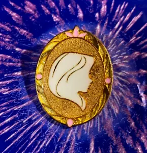🩷 2014 Disney Prinzessin Rapunzel Silhouette Kamee Pin verheddert gold gerahmt Pin - Bild 1 von 2