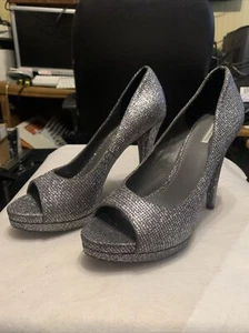 VERA WANG Sparkling Gray Open Toe Pumps Heels Shoes Size 9M - Picture 1 of 7