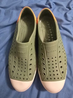 Native Jefferson Block Slip On Sneaker Size J5 Army Green/Orange Peeling On Back - Image 1 of 4