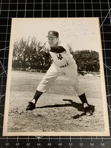 Original 1940s 1950s Whitey Ford Autograph 8x10 Photo New York Yankees Baseball - Picture 1 of 5