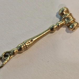 Vintage 14K Gelbgold Hammer Charm Anhänger gemarkt A.C. 1,24g, legal Sammlerstück - Bild 1 von 11