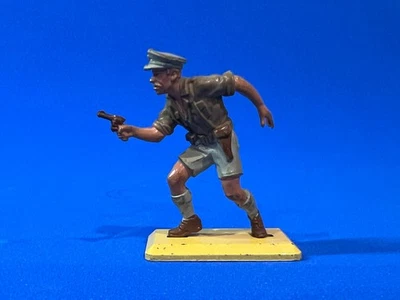 BRITAINS DEETAIL BRITISH 8TH ARMY WW2 OFFICER WITH PISTOL - image 1 of 3