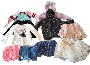 Bekleidungspaket Mädchen 2T 11-teiliges Set mit Oberteilen Shorts Röcke & Hoodies - Bild 1 von 7