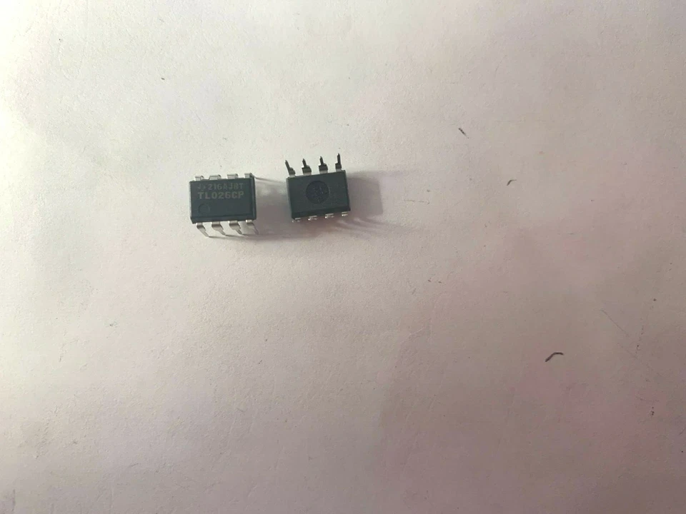 Texas Instrument TL026CP IC, amplificador de video, DIP-8. Foto 1 de 2