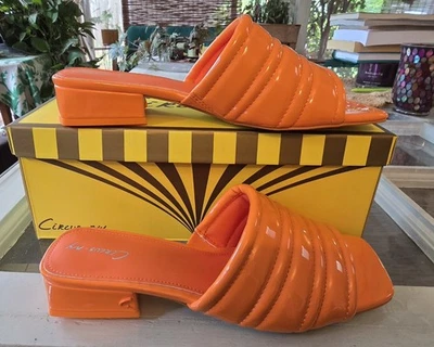 Zapatos deslizables circo SAM EDELMAN charol naranja con tacón bloque de 1" Foto 1 de 4