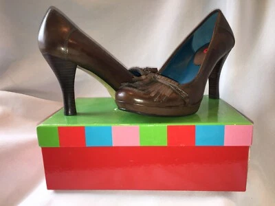 Bomba 10M Marrón Oscuro con Acento de Costuras Turquesa por CHARLES DAVID 10M Envío Gratis Foto 1 de 4