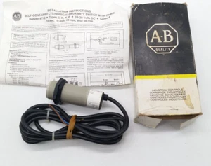 Allen-Bradley 871C-P15R30 Ser. A Inductive Proximity Switch With Cable - Picture 1 of 4