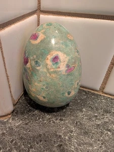 3,5 Zoll Rubin Fuchsite eiförmiger Stein - Bild 1 von 12