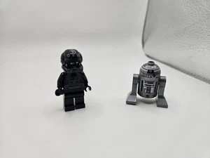Imperial V-wing Pilot and an R2-Q2 Astromech Droid from the 7915 - Picture 1 of 5