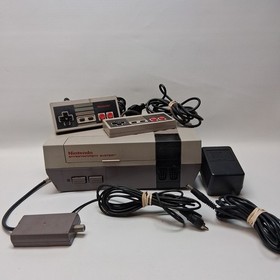 Nintendo Entertainment System NES-001 Console w/2 Controllers&Rf Switch