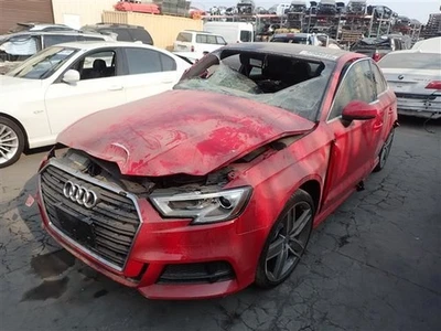 BLK REAR HEADREST 8V5 885 901 38M 2019 AUDI A3 AUDI Foto 1 de 4