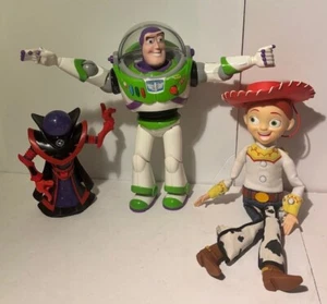 Toy Story Lot Buzzlightyear, Jesse and Zur Disney Pixar 2018 Buzz Lights & Sound - Picture 1 of 2