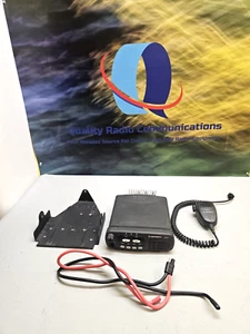 Motorola CDM750 36-42 MHz Low Band 60w Two Way Radio w Mic AAM25CKC9AA1AN - Zdjęcie 1 z 10