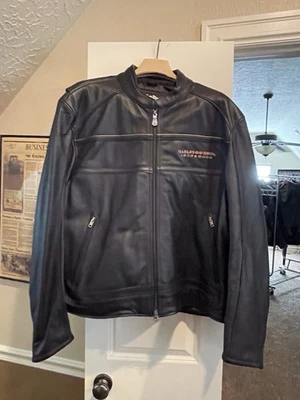 hombre harley davidson chaqueta de cuero Foto 1 de 4
