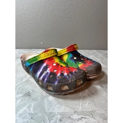 Zueco Crocs clásico tie dye para mujer talla 10 multicolor arco iris sin cordones para hombre 8 Foto 1 de 4