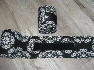 NEU 2er Set schwarz/weiß Muster Print Pferd Polo Halstücher (Pferd/Pony Beinbandagen) - Bild 1 von 1
