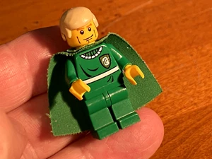 LEGO Harry Potter Minifigure hp020 Draco Malfoy Green Quidditch kit w/cloak - Picture 1 of 3