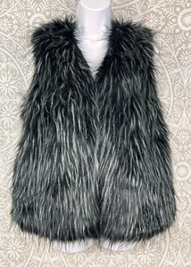 Neu! Alya Weste flauschiges Kunstfell schwarz und meerschaumgrün Mob Wife Damen Large - Bild 1 von 9