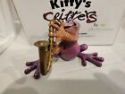 NEUF figurine de saxophone jouant grenouille Kitty's Critters Jake 2006 RARE NEUF DANS SA BOÎTE rose 