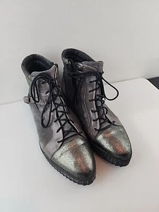 To Be Womans Ankle Boot Metallic Laceup And Zip Gray Sz 7M (38) - Picture 1 of 9