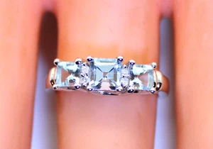 Gorgeous Ladies 10K White Gold 1.5 Ct Princess Light Blue Topaz & Diamond Ring  - Picture 1 of 4