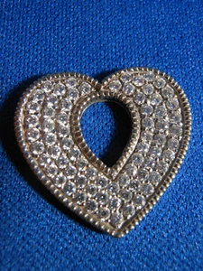 $3,000 Judith Ripka 18K White Gold 73 Diamonds 1.043 CTW Heart Pendant - Picture 1 of 12