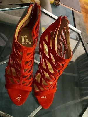 Report High Heels - Image 1 of 4