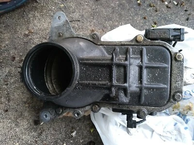 Mercedes Benz 6-Cylinder Fuel Injection Distributor 0438101012  - Image 1 of 4