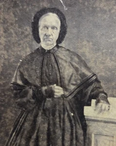 Cdv Anziana Signora Possibilmente Abito Lutto Guerra Civile Francobollo Entrate Ca 1860s - Foto 1 di 4