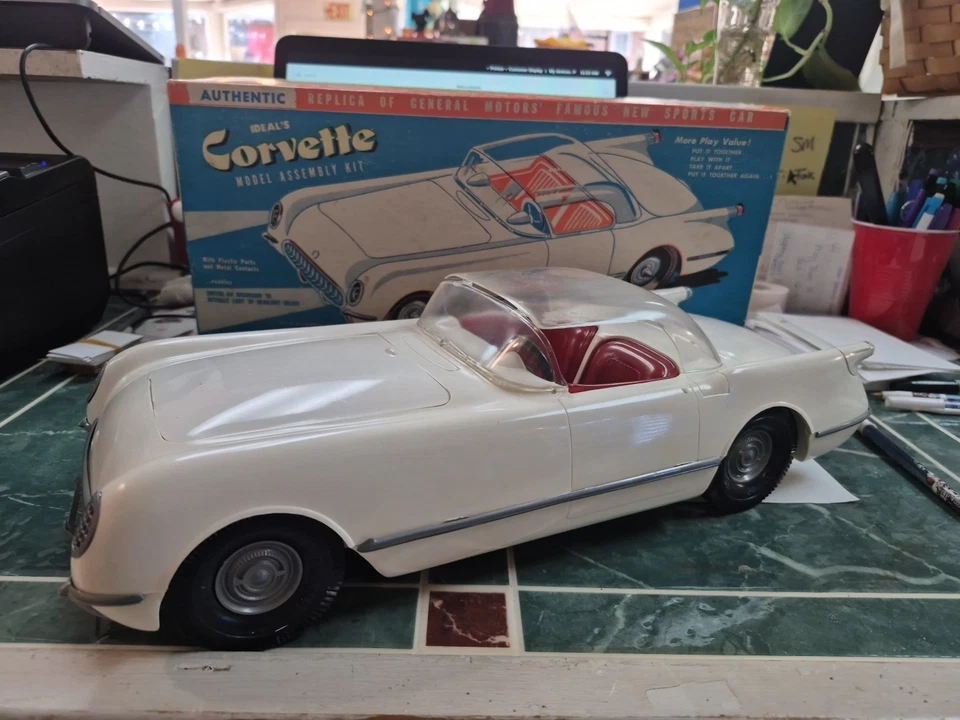 Kit de montaje modelo Corvette Ideal Toys Foto 1 de 3