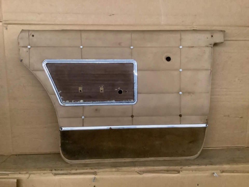 1963 年 Mercury Park Lane 4 Dr 左后门面板卡芯用于修复 — 第 1/4 张图片