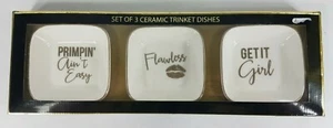 NUEVO EN PAQUETE 3 platos de baratija de cerámica cuadrados blancos dorados Primping Flawless Girl - Imagen 1 de 9