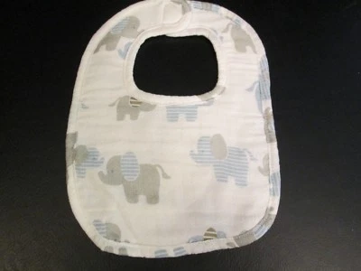 Babero estampado elefante bambú Mud Pie, nuevo con etiquetas Foto 1 de 3