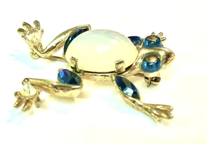 Alfred Philippe Signed Crown Trifari Pat. Pend. Jelly Belly & Blue RSs Frog Pin - Picture 1 of 7