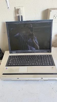 Toshiba Satellite m60 Bisagras rotas no arranque Piezas Foto 1 de 4