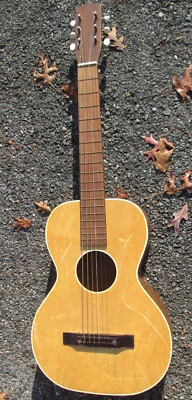 VINTAGE '50s UNITED MULTIVOX PREMIER FOLK NYLON/STEEL STRING GUITAR - Image 1 of 4