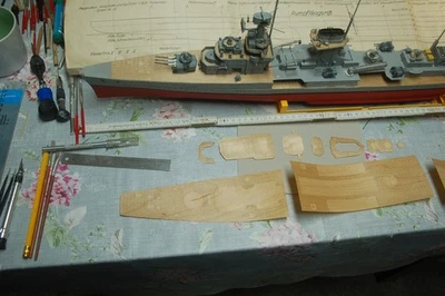 Holzdeck im Maßstab 1:200 für Leichten Kreuzer Nürnberg - Bild 1 von 4