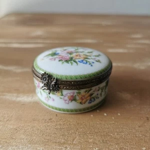 Old pill box porcelain from Limoges / ref A165 - Picture 1 of 11