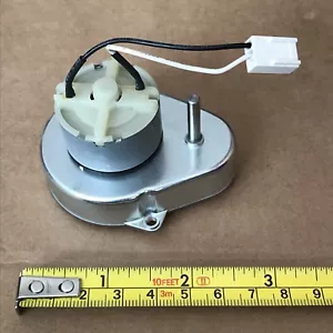 6v Electric Motor & Gearbox Assembly - 14.4 RPM - 4mm Shaft with Flat Edge - Picture 1 of 6