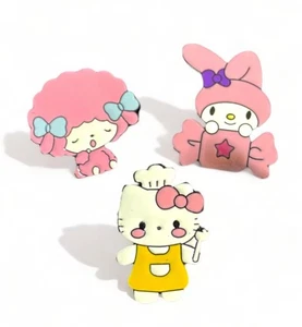NEU - SANRIO Emaille Schmuck Metall Anstecknadel Brosche Set (3 Stück) Schleife Sammlung - Bild 1 von 3