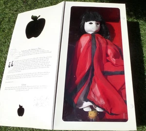 Little Apple Dolls Serie 1 - Muñeca Umbrae (Con Accesorios y Caja) - Imagen 1 de 8