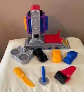 2010 PLAY DOH TRANSFORMERS DARK OF THE MOON AUTOBOT WORKSHOP by HASBRO C-023F - Picture 1 of 11
