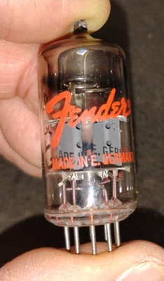 Fender 12AT7 - Hecho en Alemania Oriental Foto 1 de 4