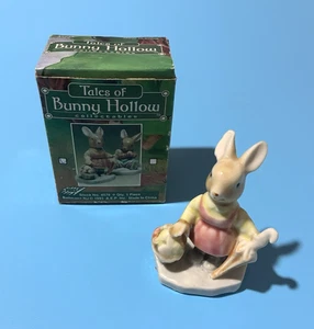 Vintage Albert Price Tales of Bunny hohl Porzellan Mädchen mit Regenschirm Figur - Bild 1 von 7