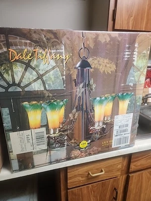 Dale Tiffany Lily Swag accesorio soplado a mano arte pantallas de vidrio 22x22" araña nuevo Foto 1 de 4