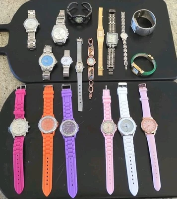 Lote de 18 relojes mixtos hombres mujeres funcionando batería nueva Chico Vivani Paris Wincci Más Foto 1 de 4
