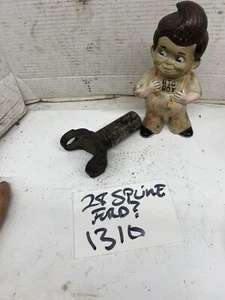 FORD 28 SPLINE 1310 Outer Joint 3 1/2 OUTPUT Slip YOKE - Picture 1 of 12